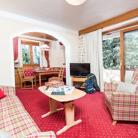 Gaestehaus Schusser An Der Therme Bad Kleinkirchheim Extérieur photo