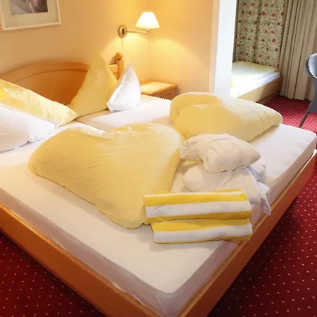 Gaestehaus Schusser An Der Therme Bad Kleinkirchheim Chambre photo